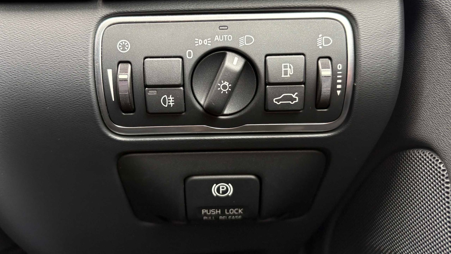 Used Volvo V60 2014 for sale - 77913931: Photo 20