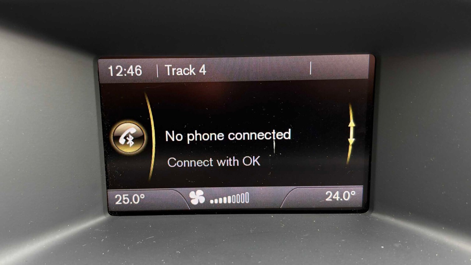 Used Volvo V60 2014 for sale - 77913931: Photo 32