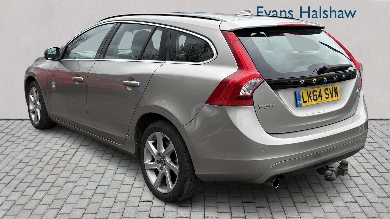 Used Volvo V60 2014 for sale - 77913931: Photo 4
