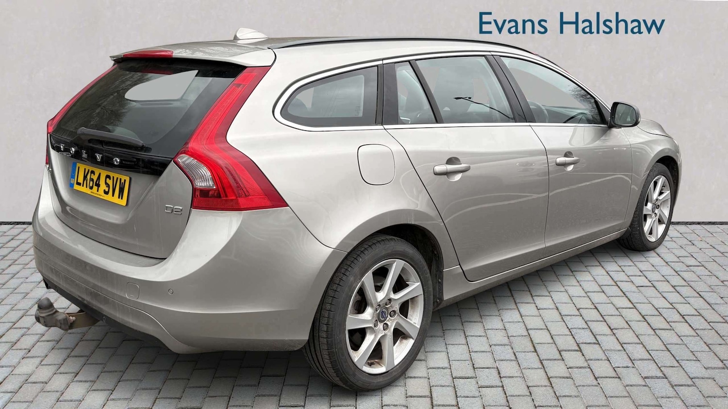Used Volvo V60 2014 for sale - 77913931: Photo 5