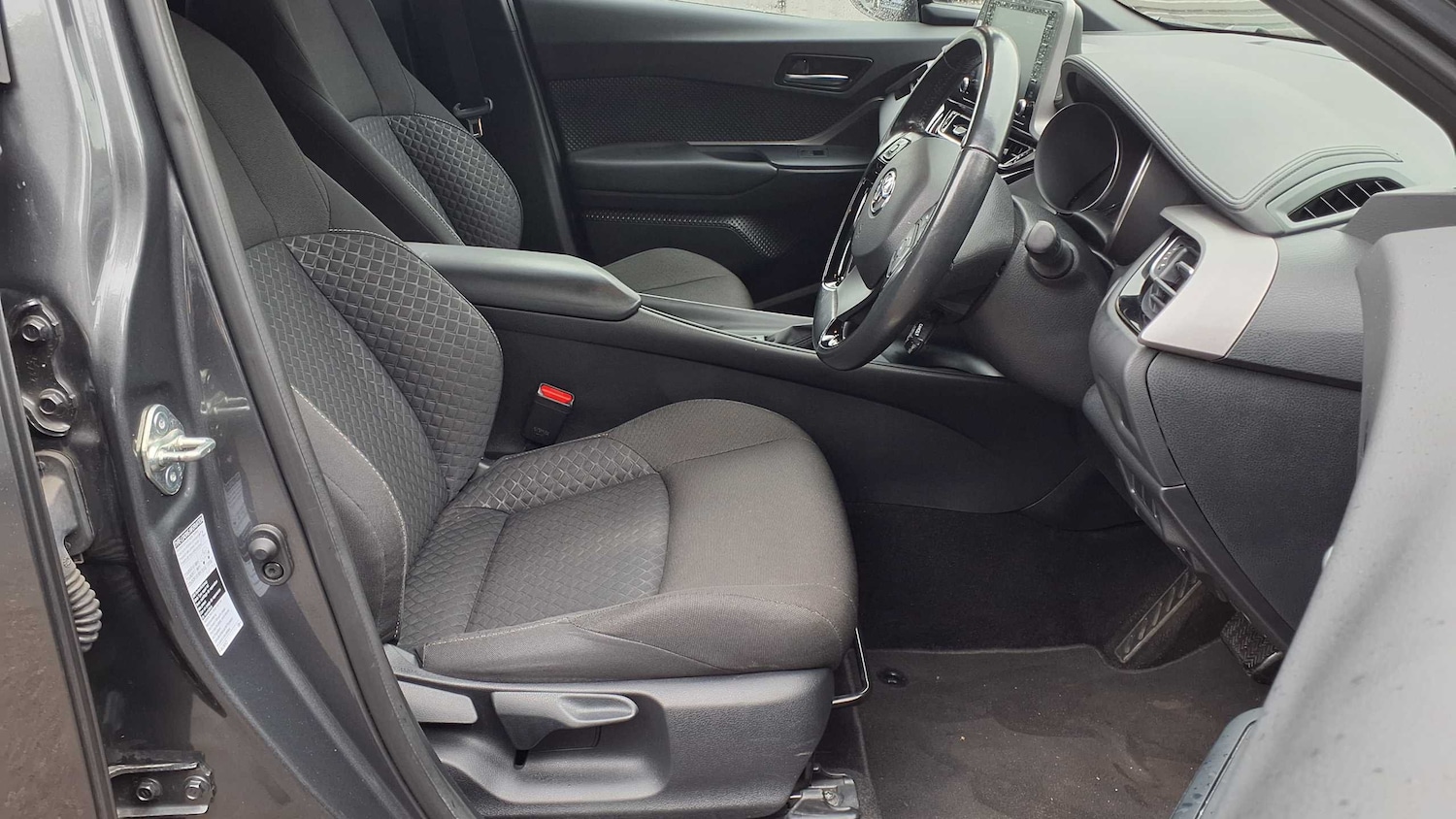 Used Toyota C-HR 2022 for sale - 76553055: Photo 25