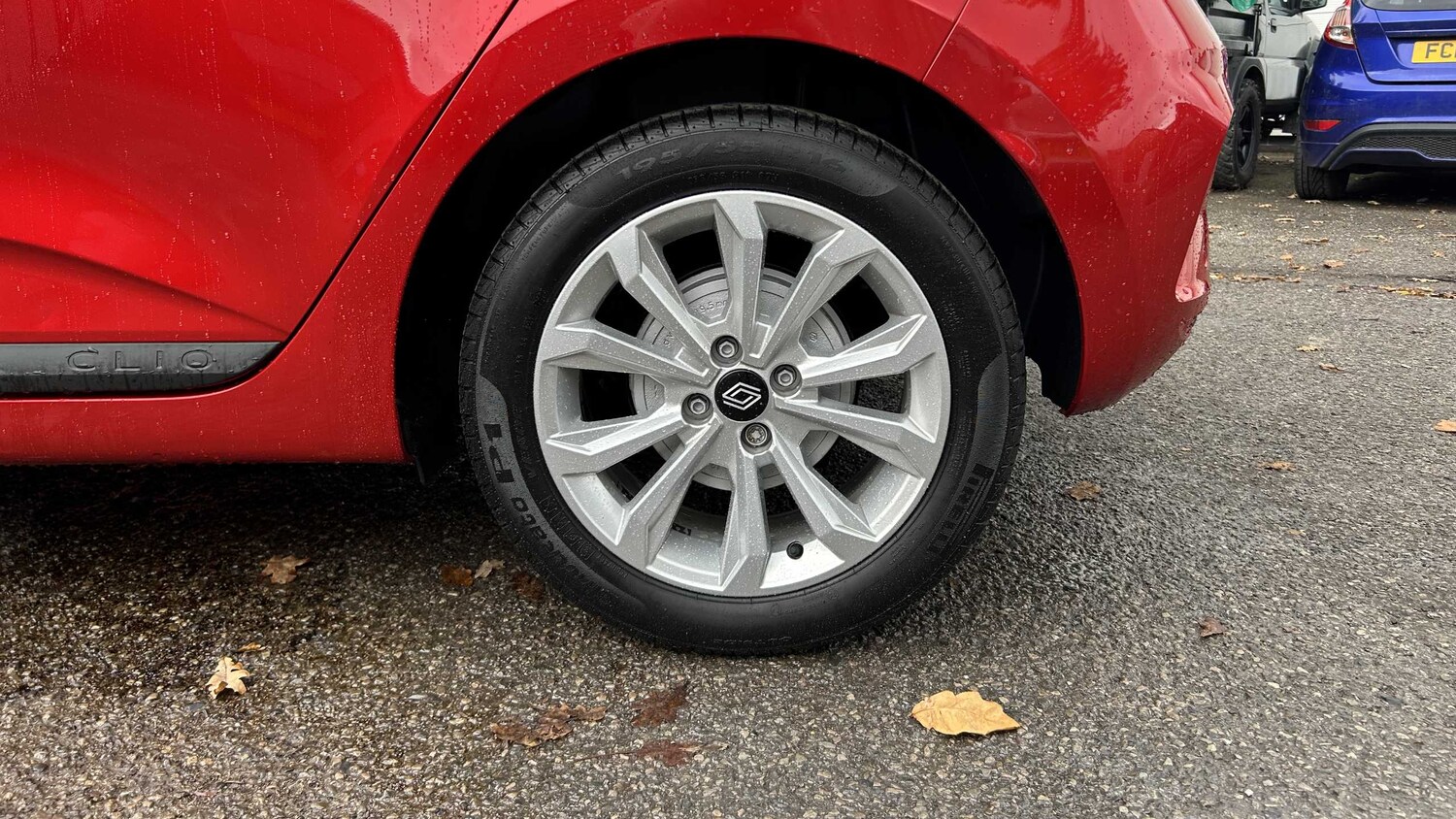 Used Renault Clio 2025 for sale - 76329282: Photo 2
