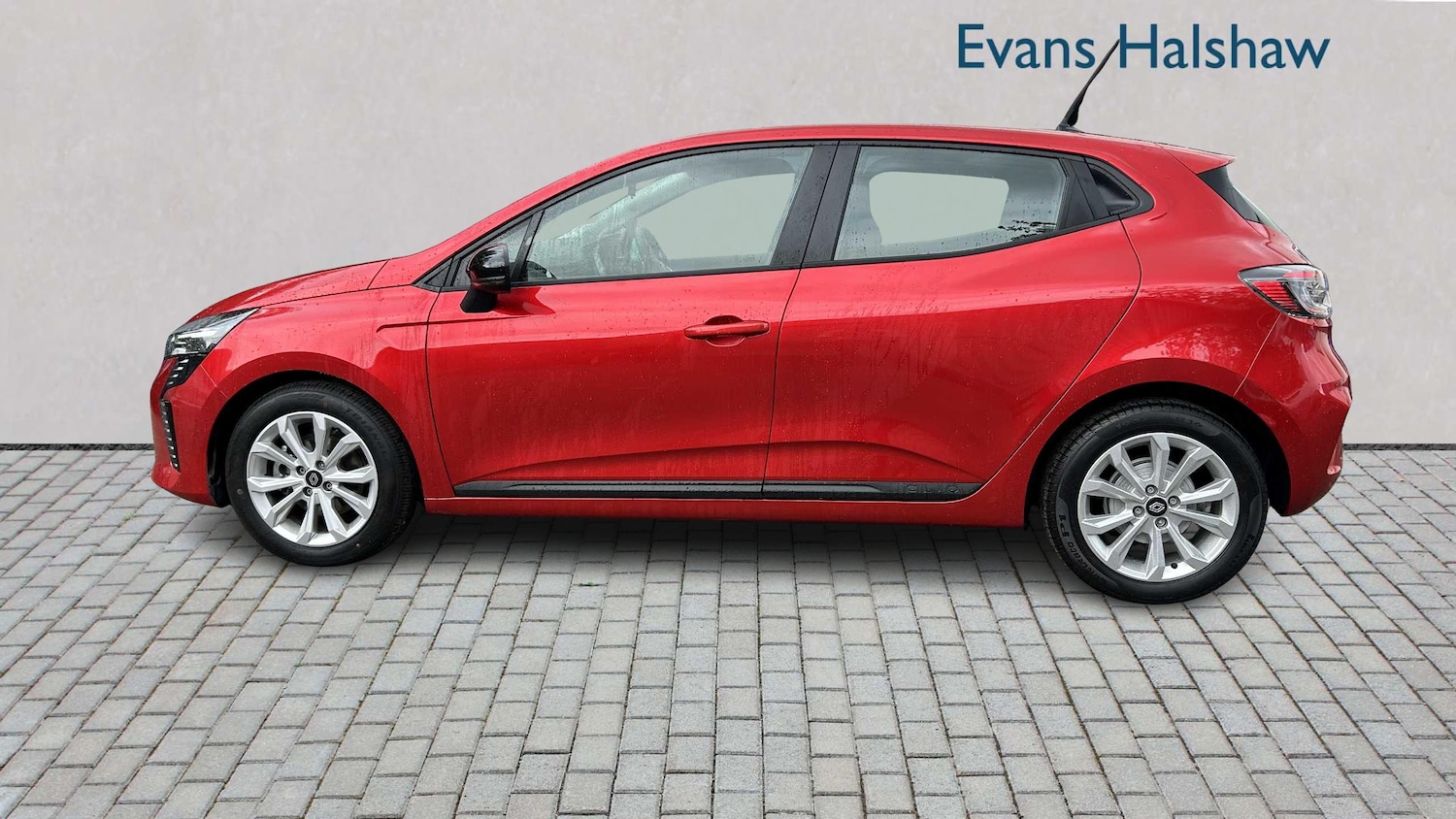 Used Renault Clio 2025 for sale - 76329282: Photo 9