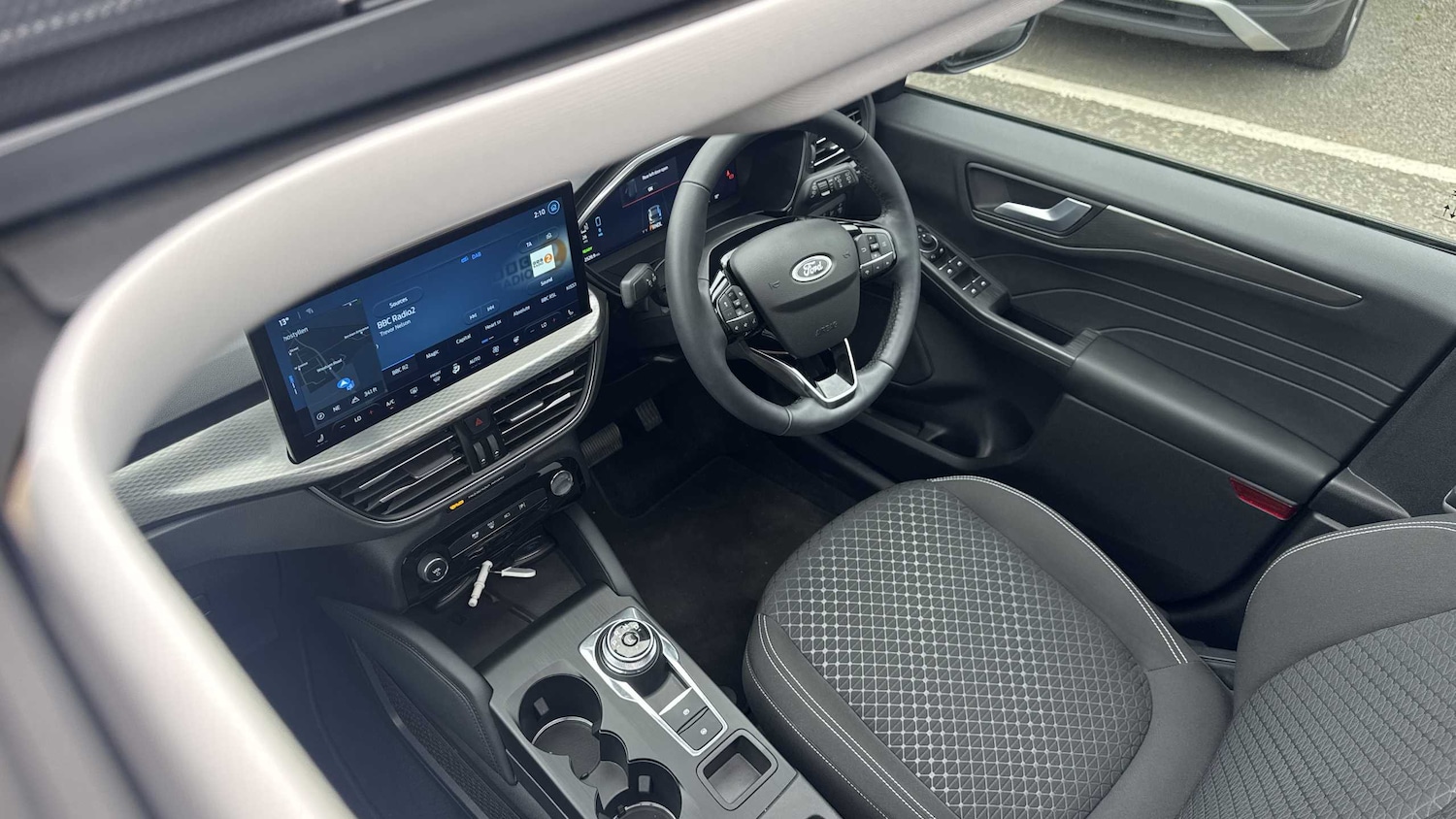 Used Ford Kuga 2024 for sale - 76523959: Photo 2