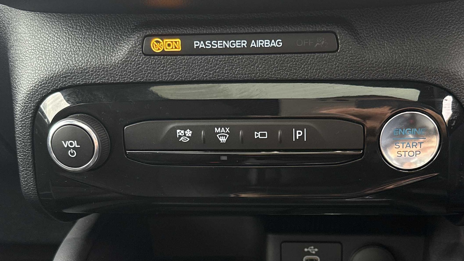 Used Ford Kuga 2024 for sale - 77083120: Photo 30