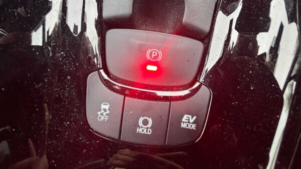 Used Toyota C-HR 2023 for sale - 76063308: Photo 28