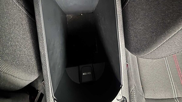 Used Toyota C-HR 2023 for sale - 76063308: Photo 30
