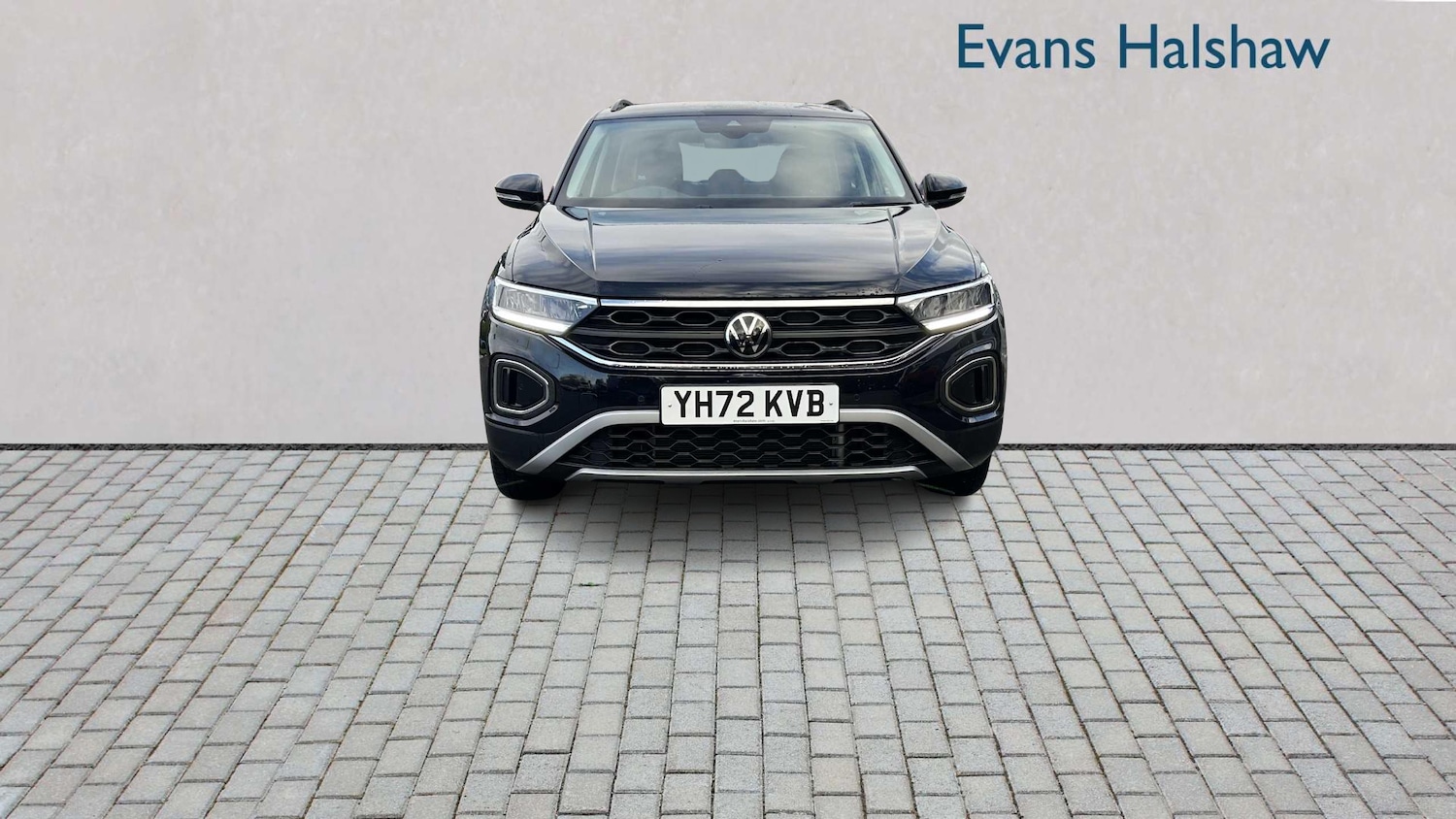 Used Volkswagen T-Roc 2022 for sale - 76804765: Photo 2