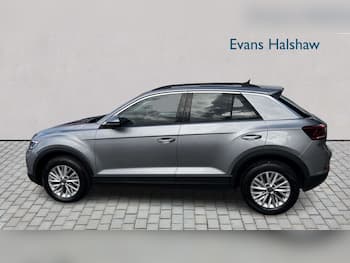 Used Volkswagen T-Roc 2023 for sale - 79702789: Photo