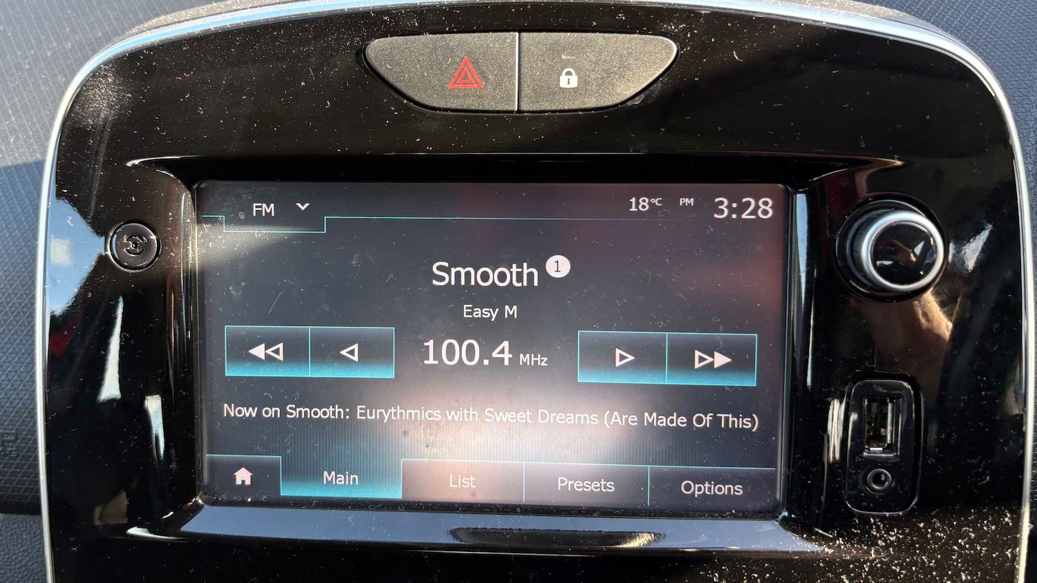 Used Renault Clio 2017 for sale - 77928805: Photo 24