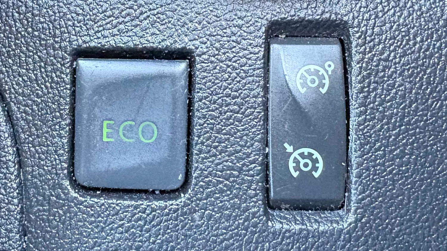 Used Renault Clio 2017 for sale - 77928805: Photo 29