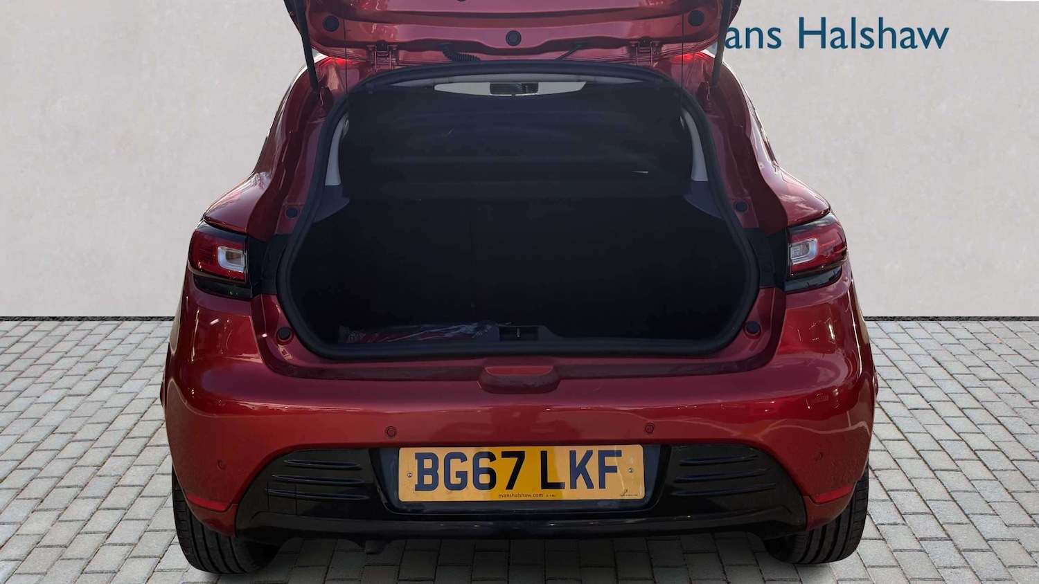 Used Renault Clio 2017 for sale - 77928805: Photo 6