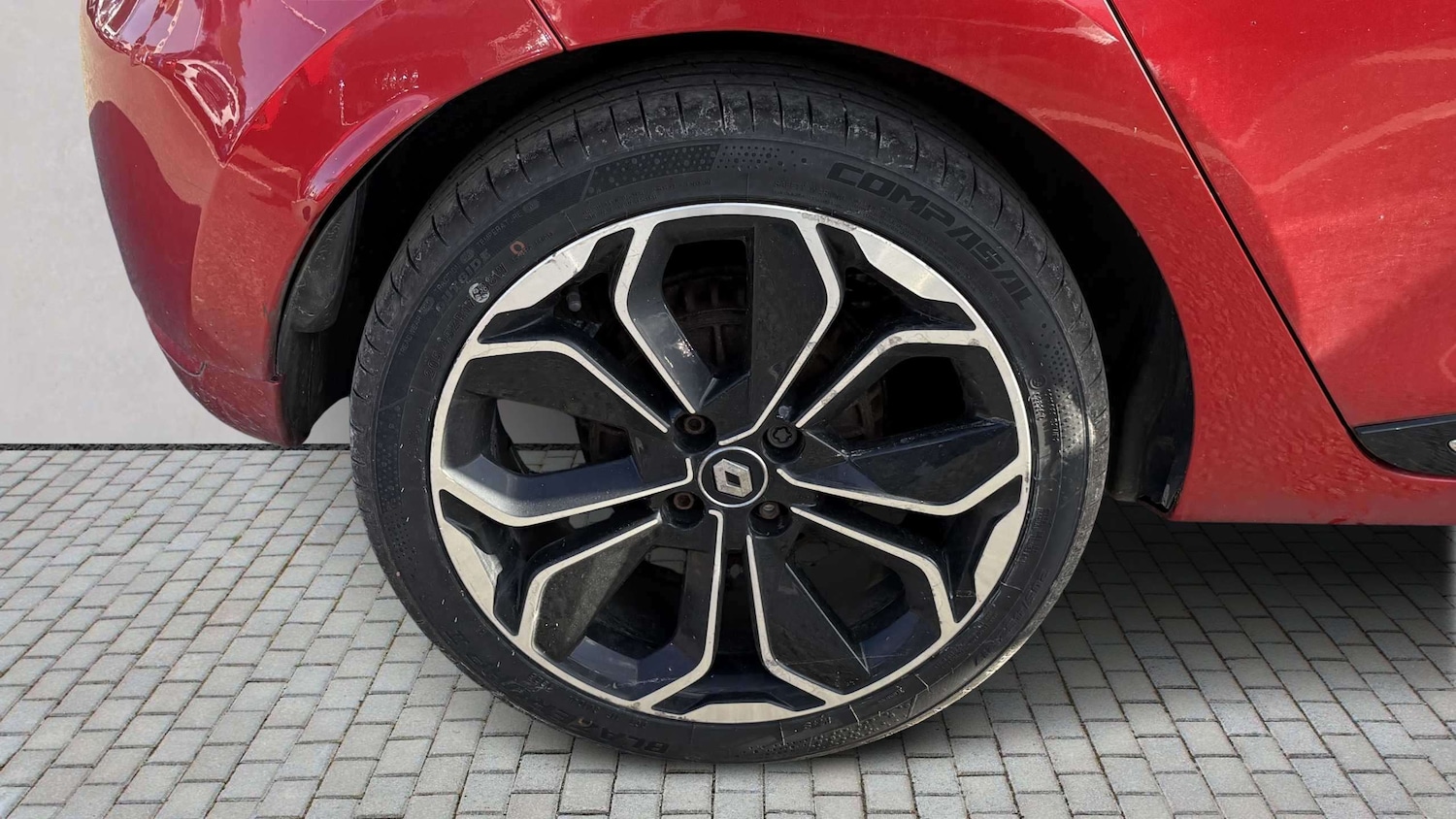 Used Renault Clio 2017 for sale - 77928805: Photo 8