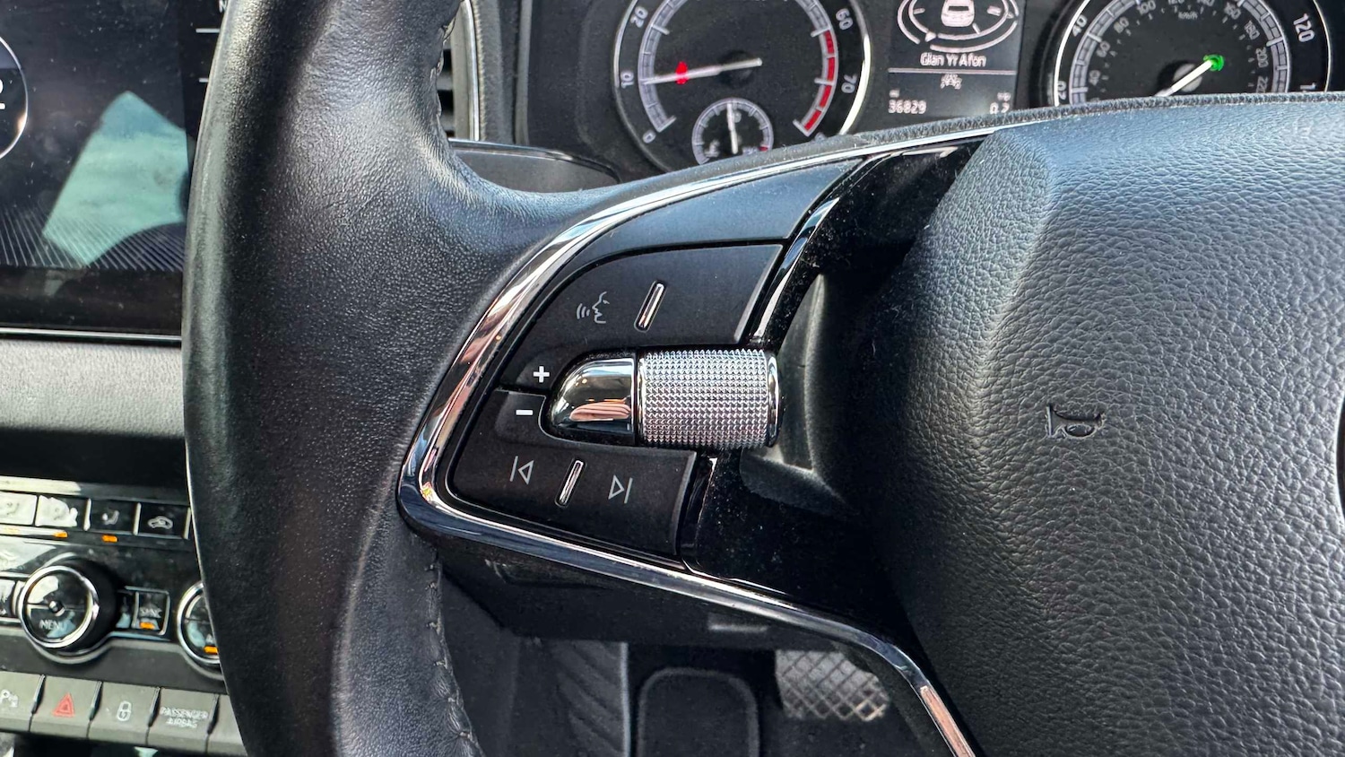 Used Skoda Karoq 2020 for sale - 77648836: Photo 25