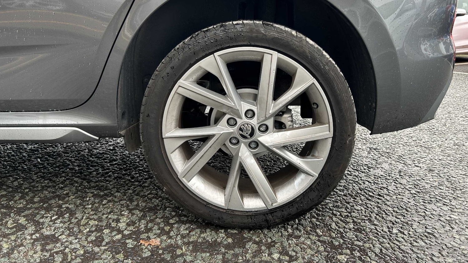 Used Skoda Kamiq 2023 for sale - 76362634: Photo 2