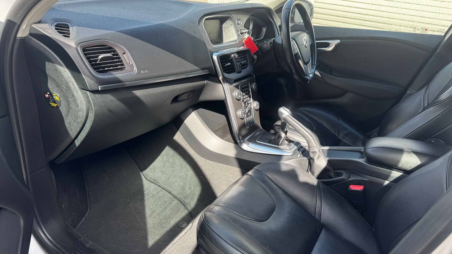 Used Volvo V40 2015 for sale - 78149150: Photo 13