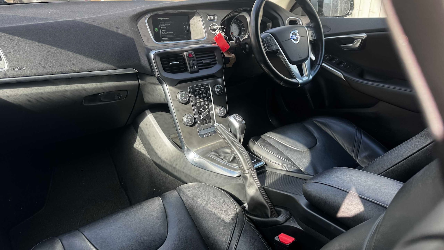 Used Volvo V40 2015 for sale - 78149150: Photo 15