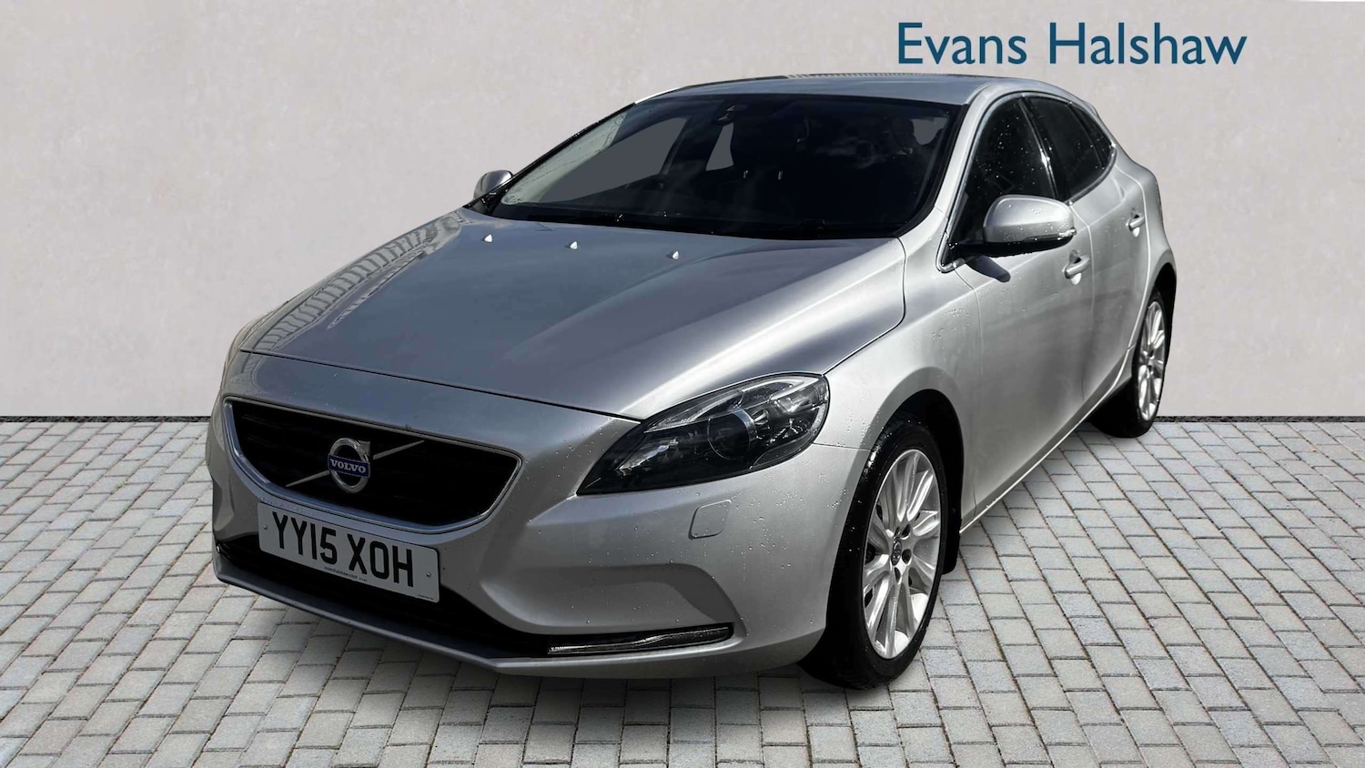 Used Volvo V40 2015 for sale - 78149150: Photo 3
