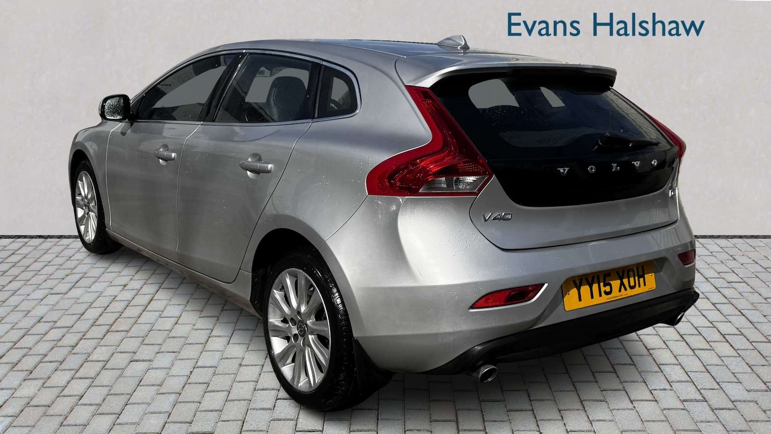 Used Volvo V40 2015 for sale - 78149150: Photo 5
