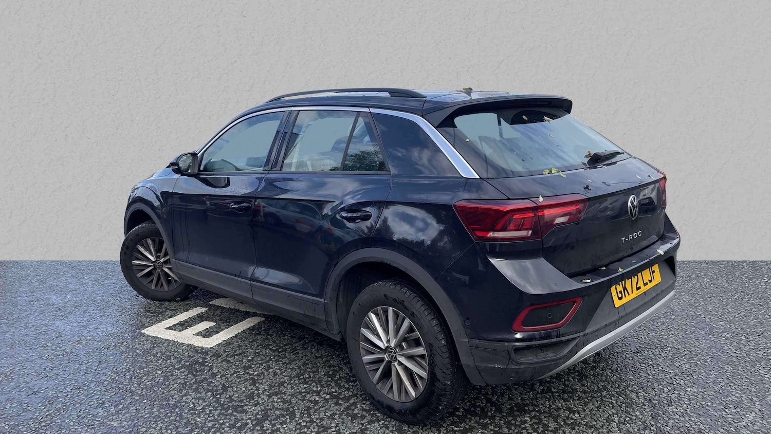 Used Volkswagen T-Roc 2022 for sale - 76141933: Photo 2