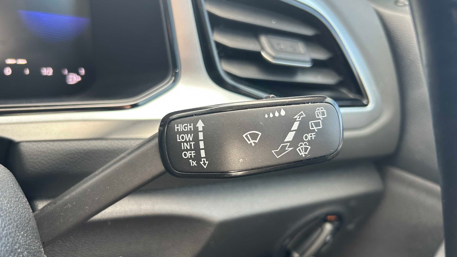 Used Volkswagen T-Roc 2022 for sale - 76141933: Photo 32