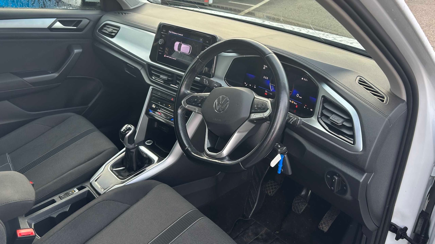 Used Volkswagen T-Roc 2022 for sale - 77270060: Photo 2