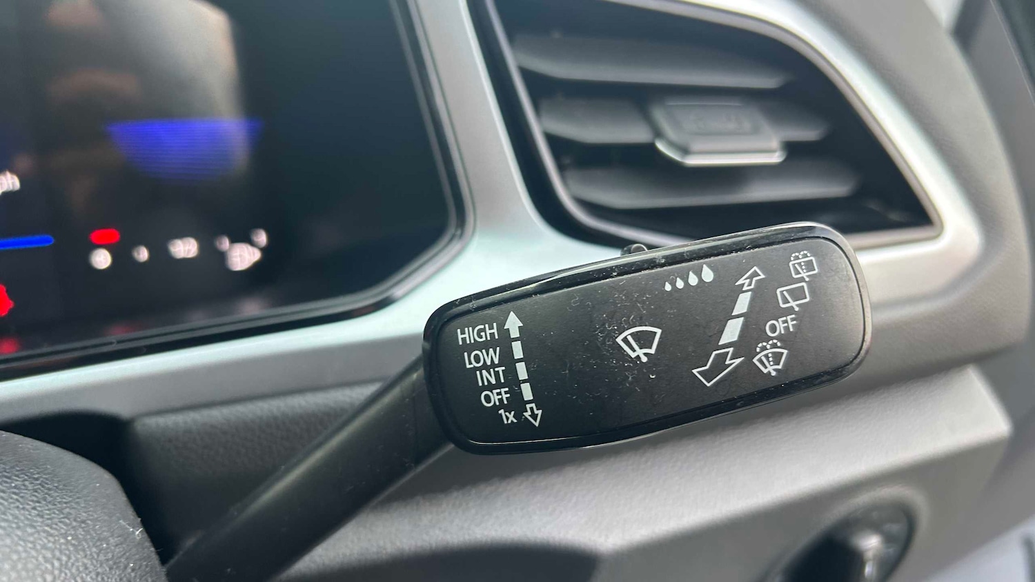 Used Volkswagen T-Roc 2022 for sale - 77270060: Photo 27