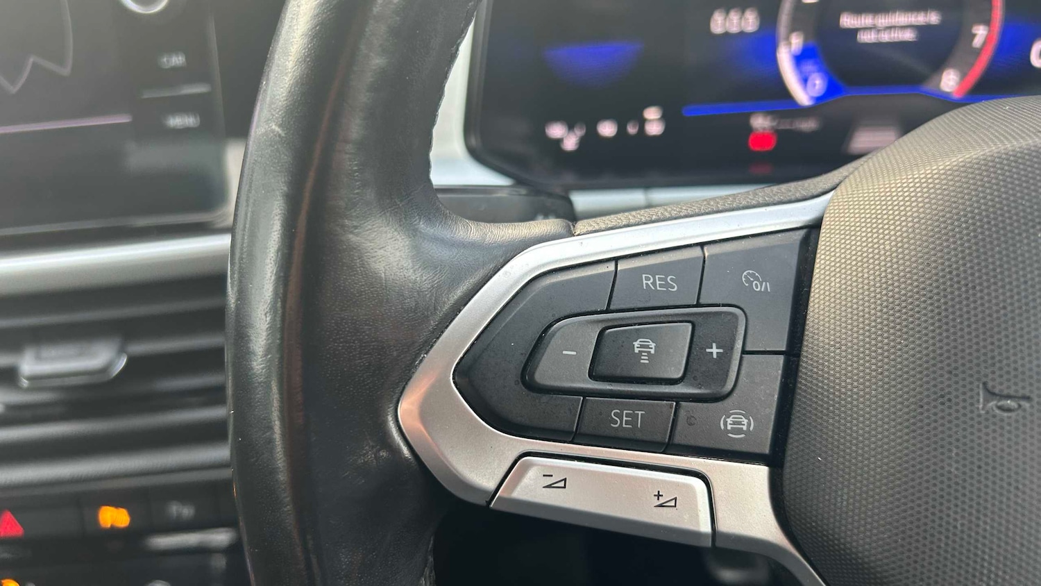 Used Volkswagen T-Roc 2022 for sale - 77270060: Photo 31