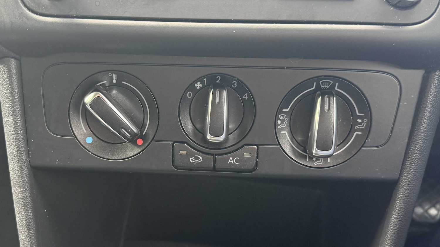 Used Volkswagen Polo 2013 for sale - 76362652: Photo 23