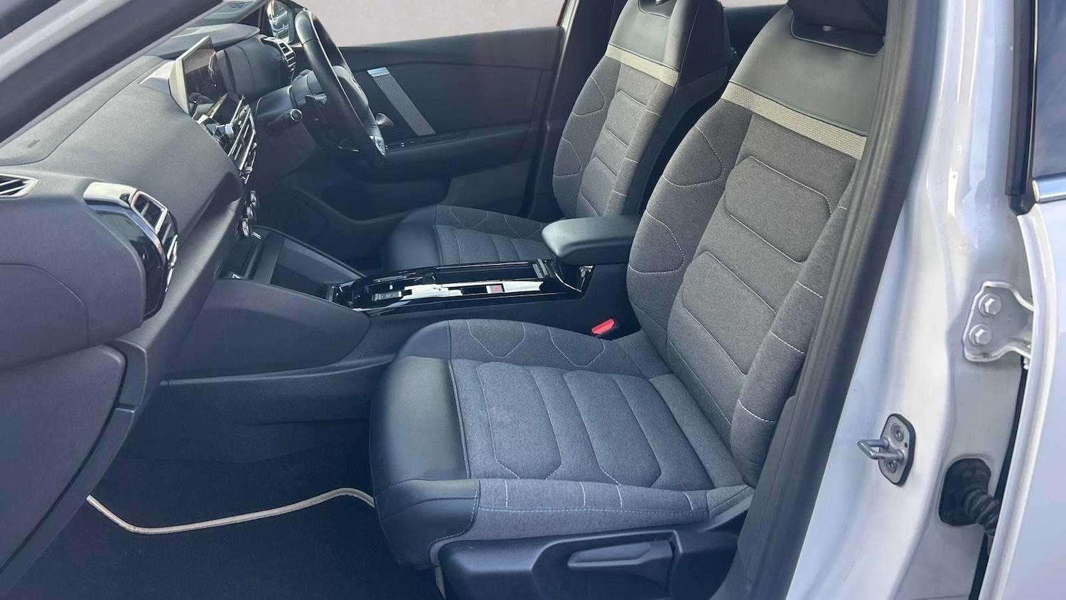 Used Citroen C4 2023 for sale - 77661191: Photo 7