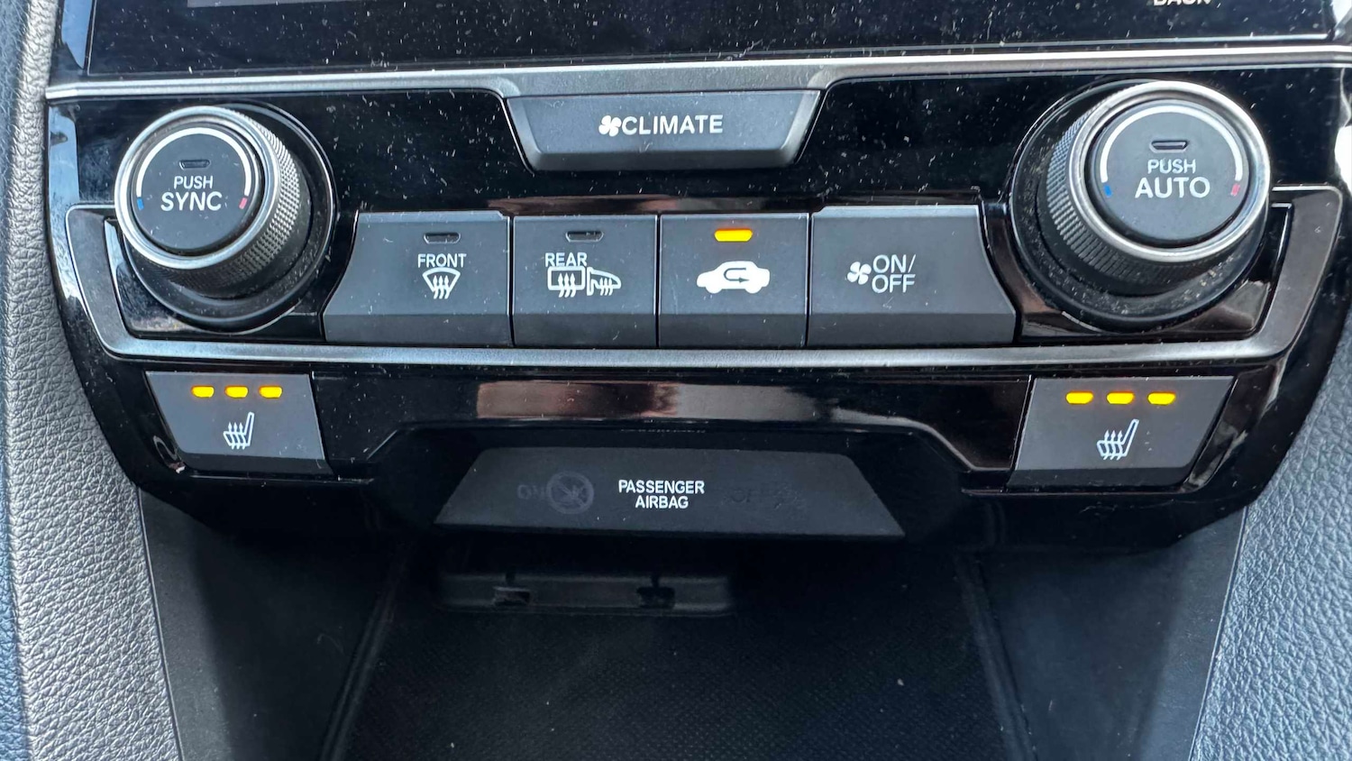 Used Honda Civic 2018 for sale - 77943278: Photo 30