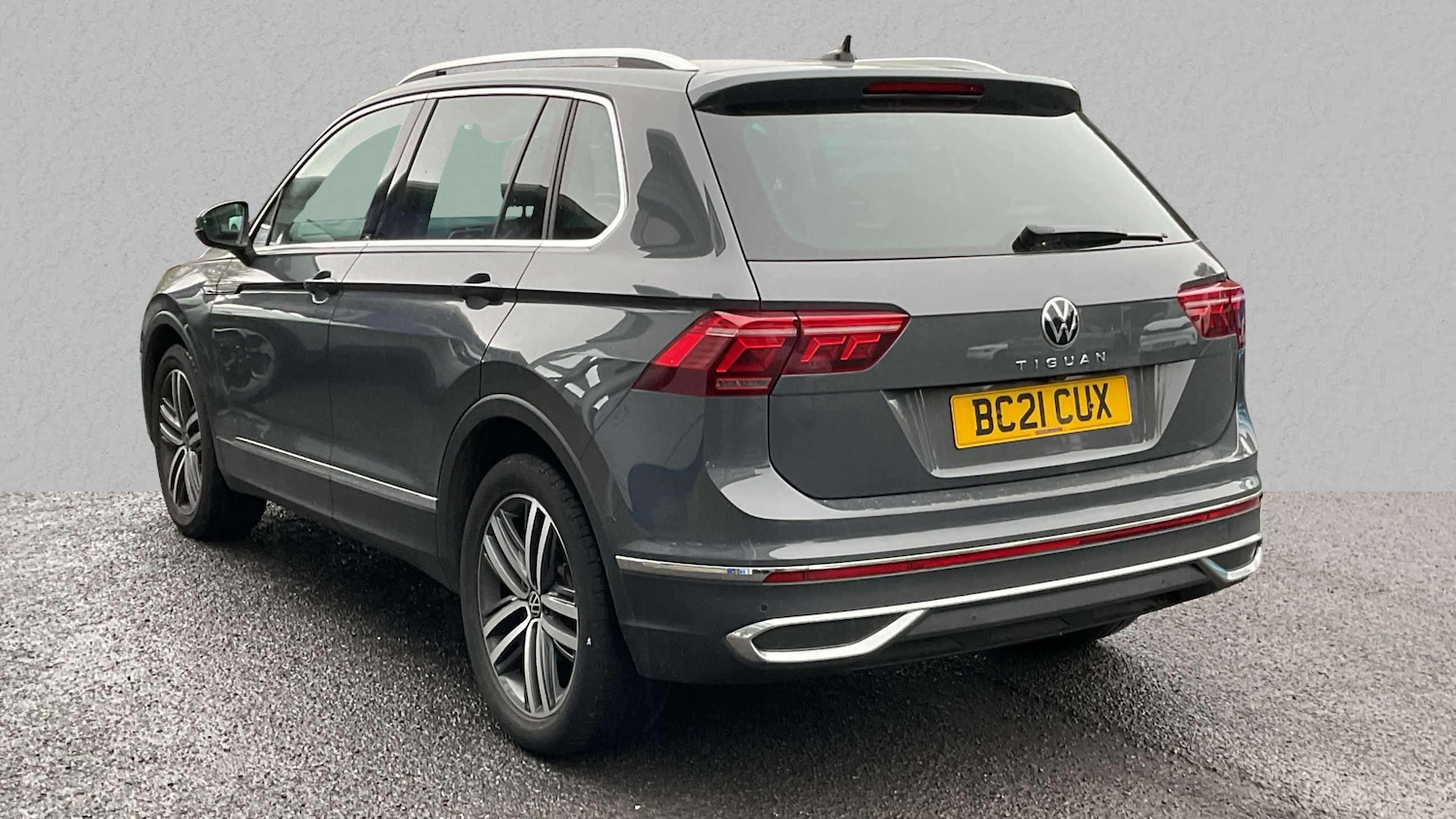 Used Volkswagen Tiguan 2021 for sale - 76705085: Photo 2