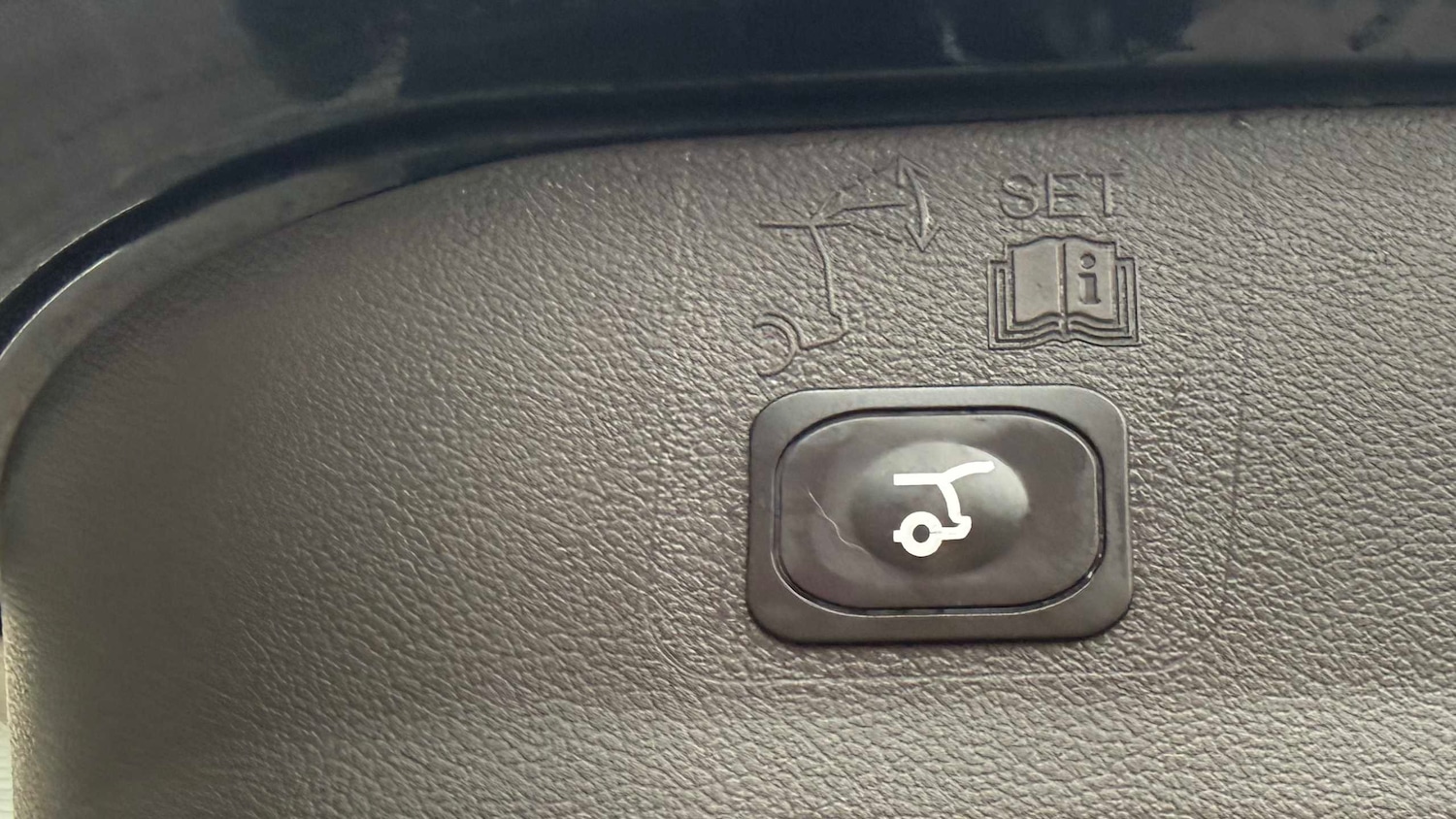 Used Ford Kuga 2017 for sale - 77443433: Photo 14