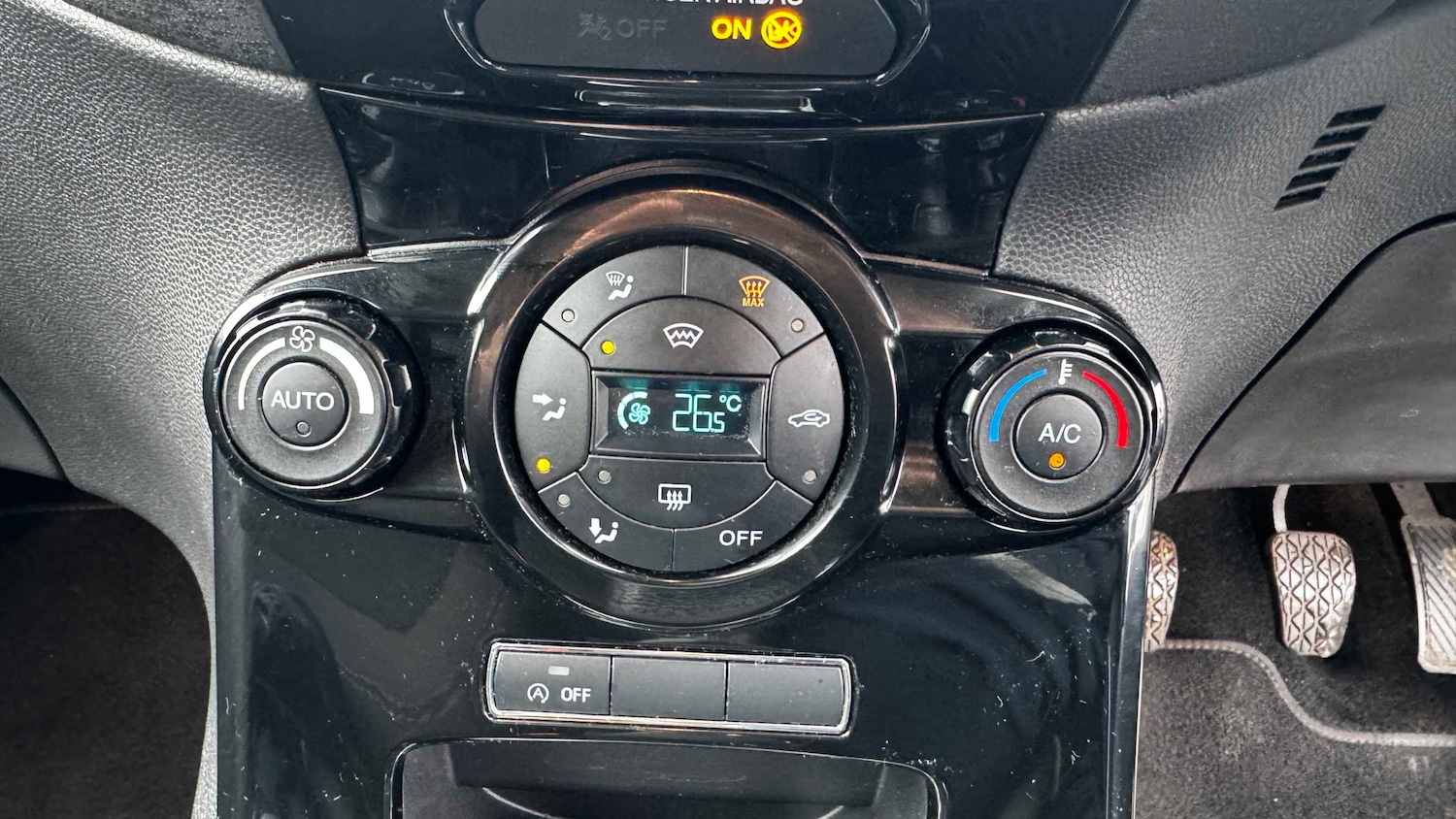 Used Ford Fiesta 2015 for sale - 77638514: Photo 32