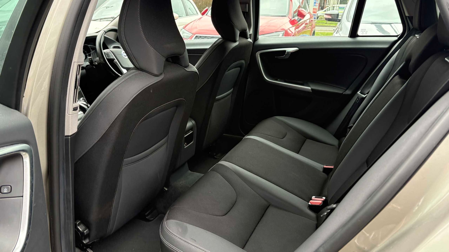 Used Volvo V60 2014 for sale - 78077178: Photo 13