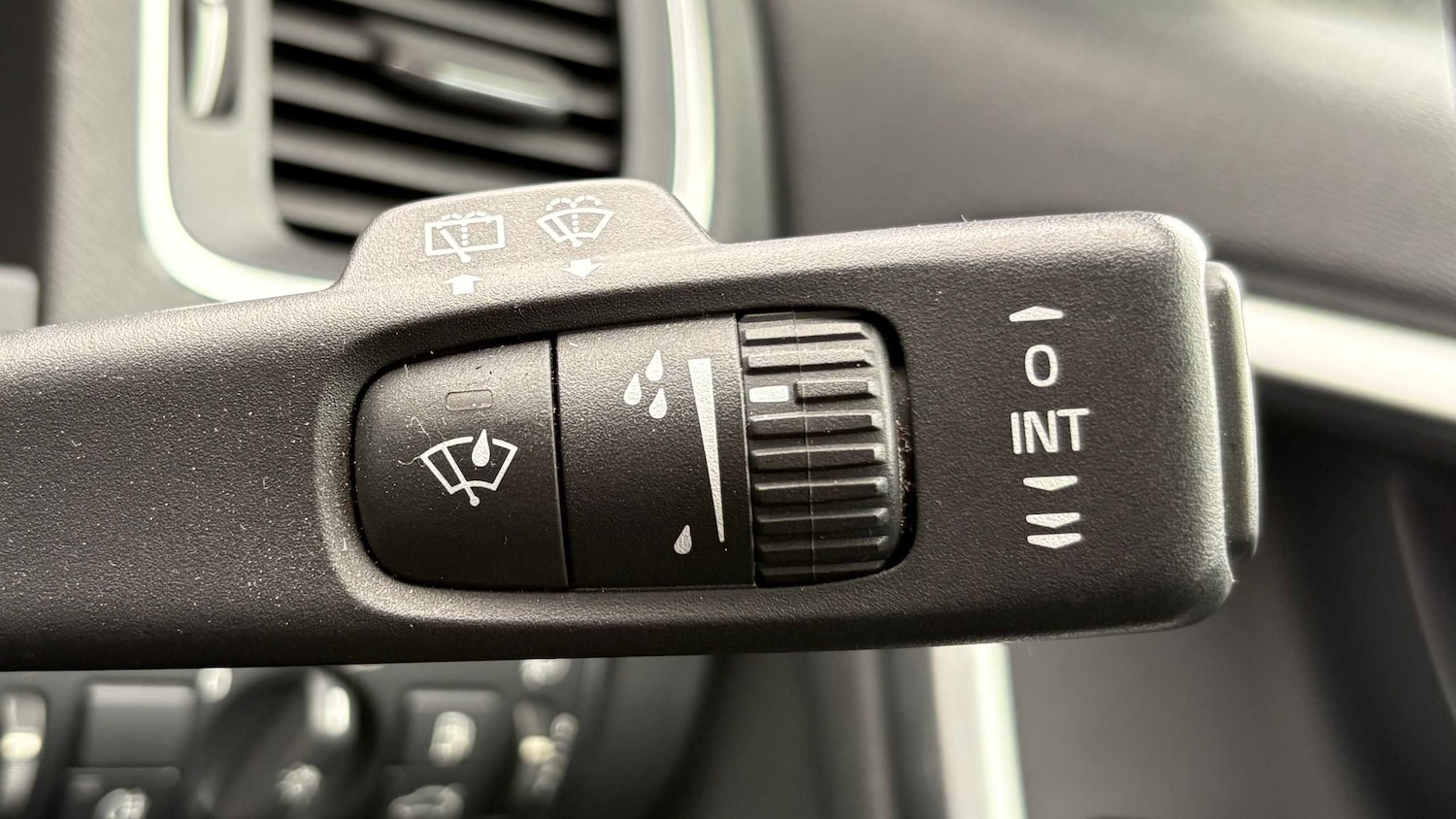 Used Volvo V60 2014 for sale - 78077178: Photo 28