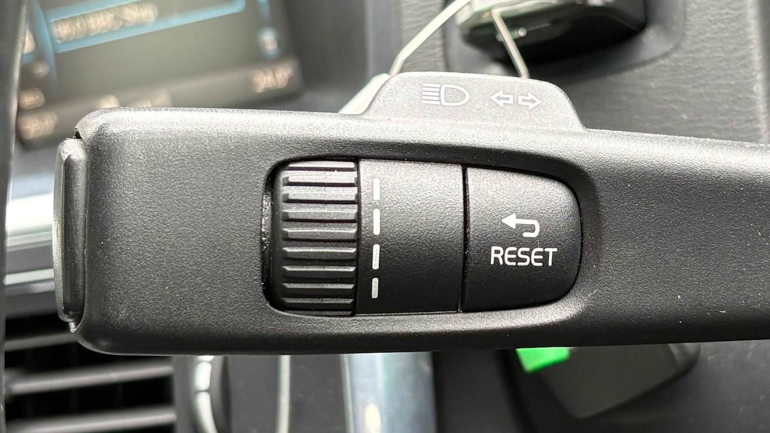 Used Volvo V60 2014 for sale - 78077178: Photo 29