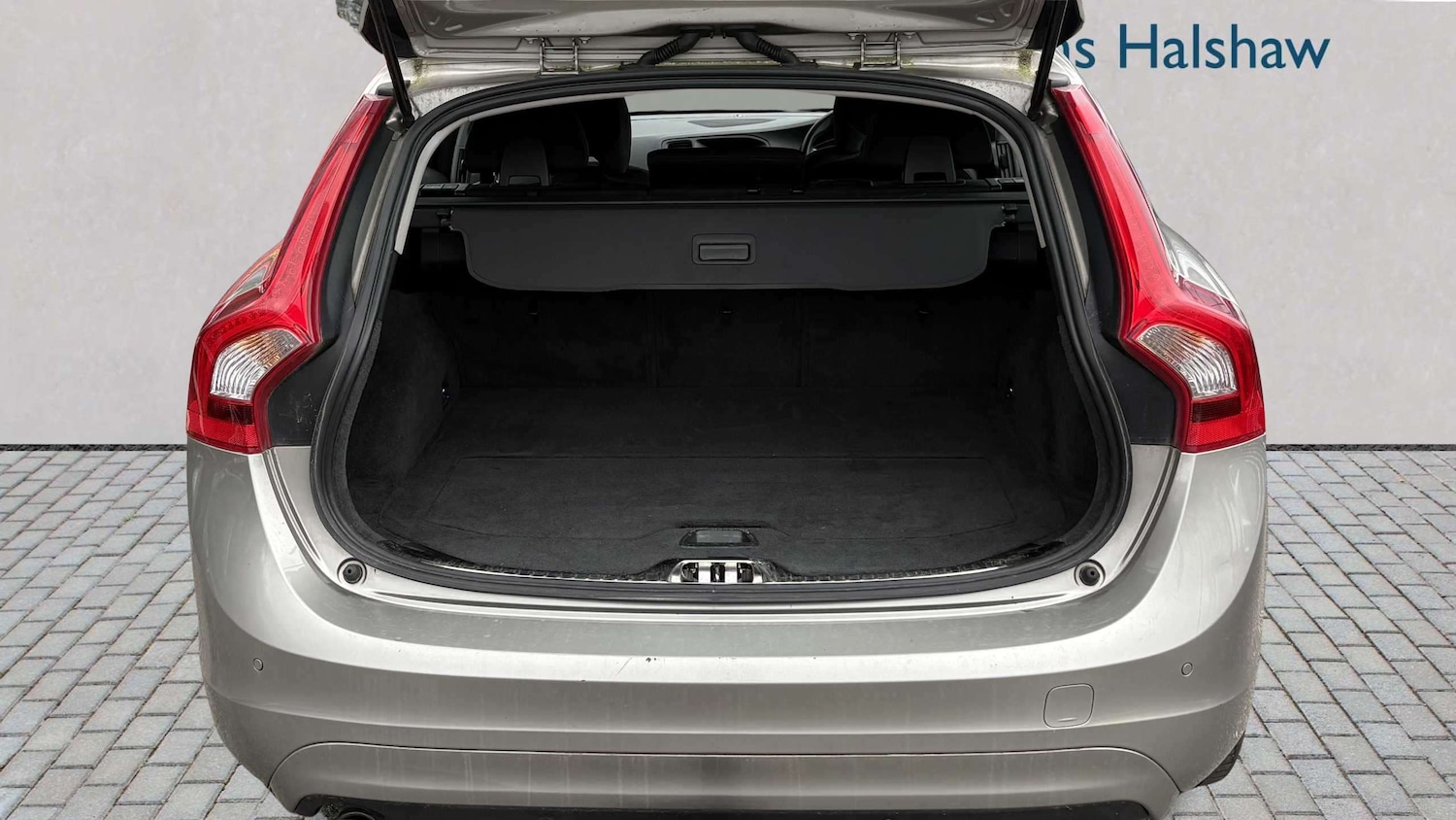 Used Volvo V60 2014 for sale - 78077178: Photo 7