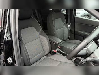 Used Renault Captur 2022 for sale - 77061123: Photo