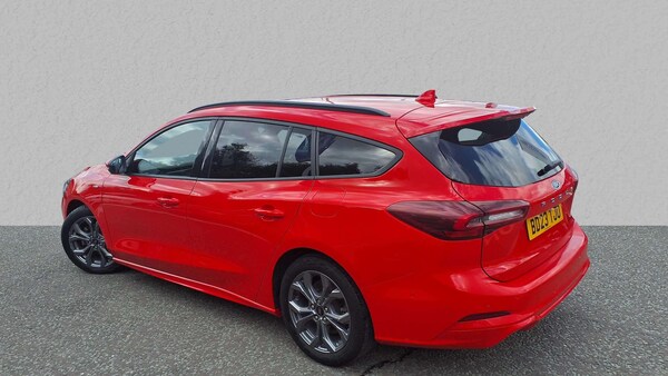 Used Ford Focus 2023 for sale - 75993923: Photo 2