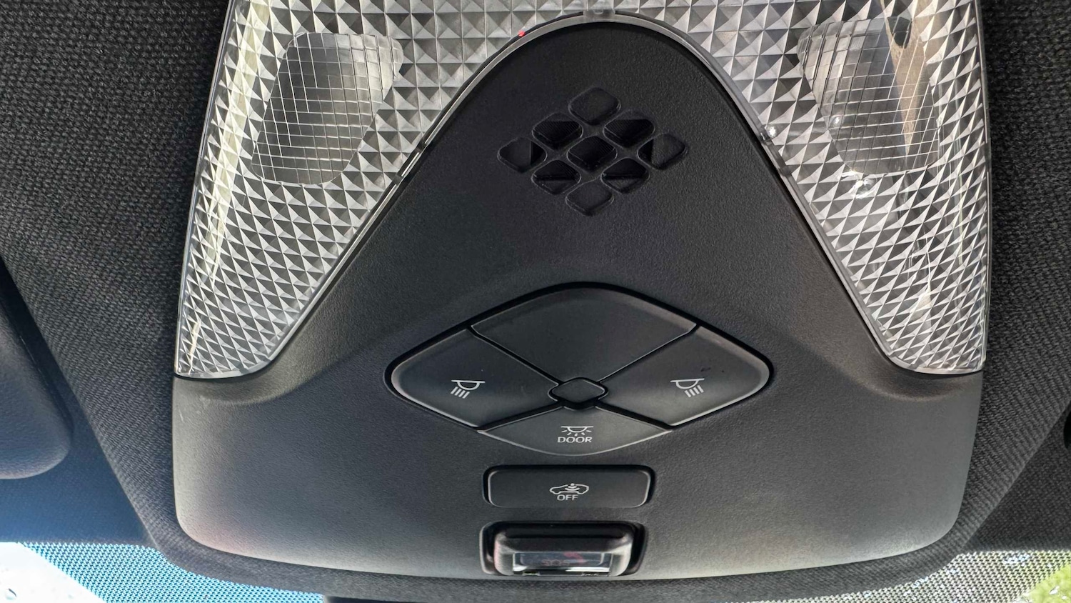 Used Toyota C-HR 2023 for sale - 78161532: Photo 30