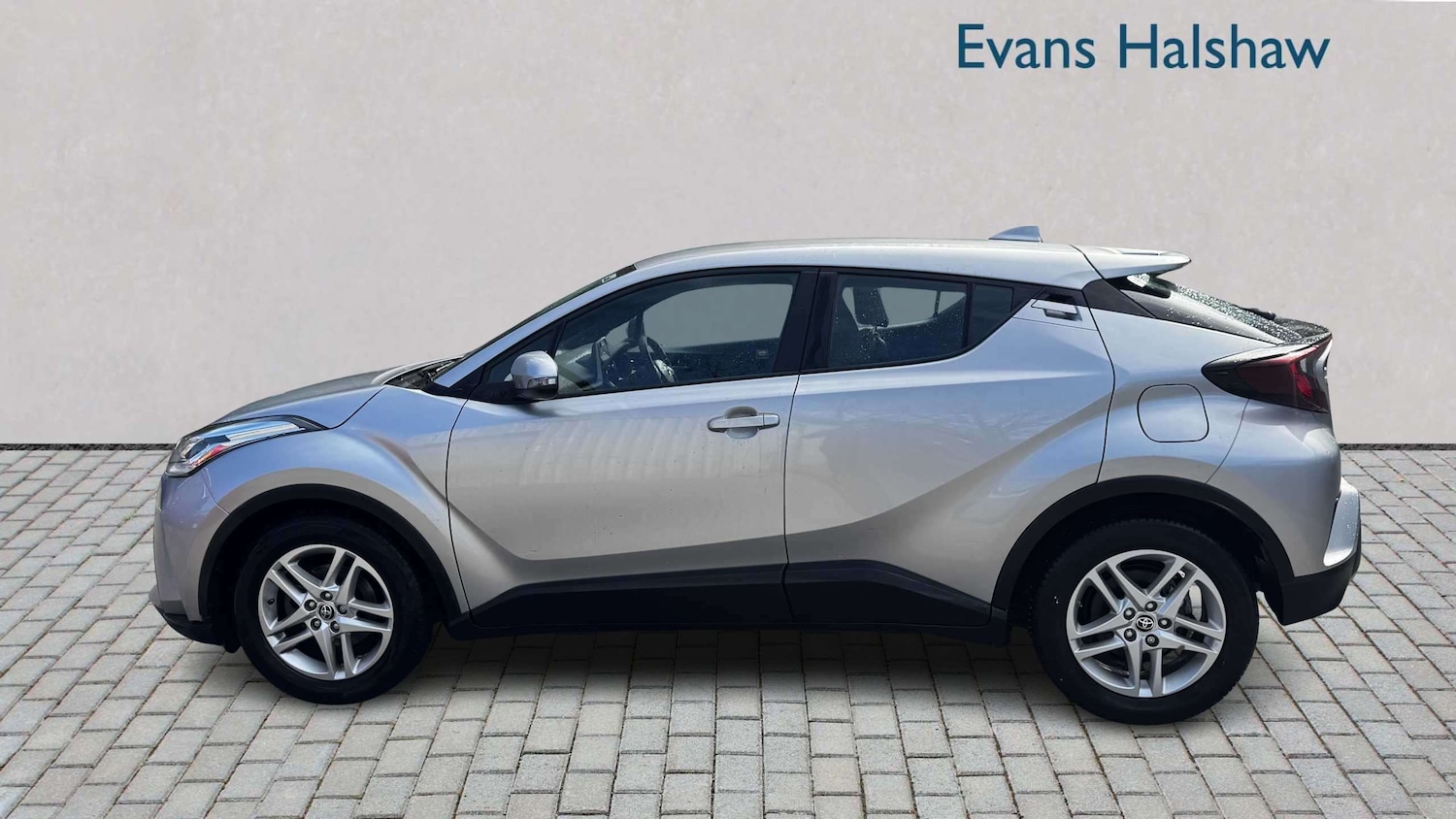 Used Toyota C-HR 2023 for sale - 78161532: Photo 4