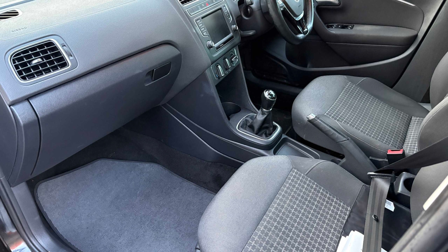 Used Volkswagen Polo 2016 for sale - 77756482: Photo 10