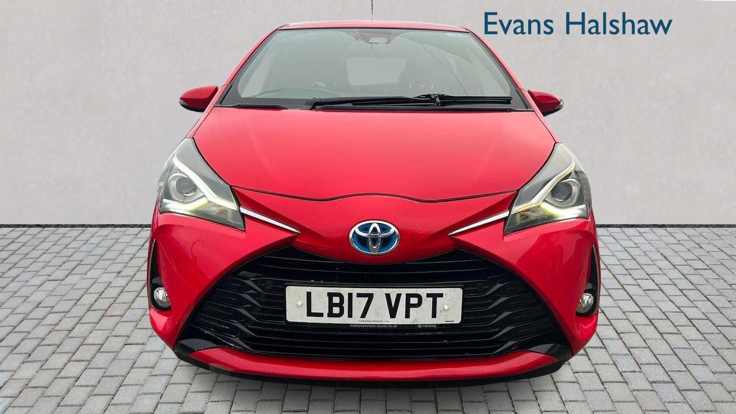 Used Toyota Yaris 2017 for sale - 77068625: Photo 2