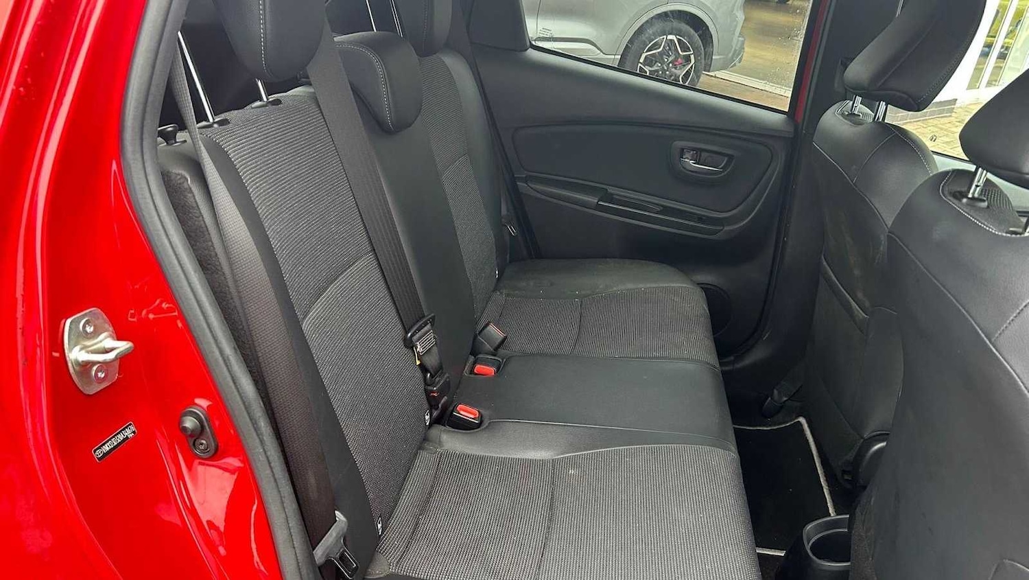 Used Toyota Yaris 2017 for sale - 77068625: Photo 23