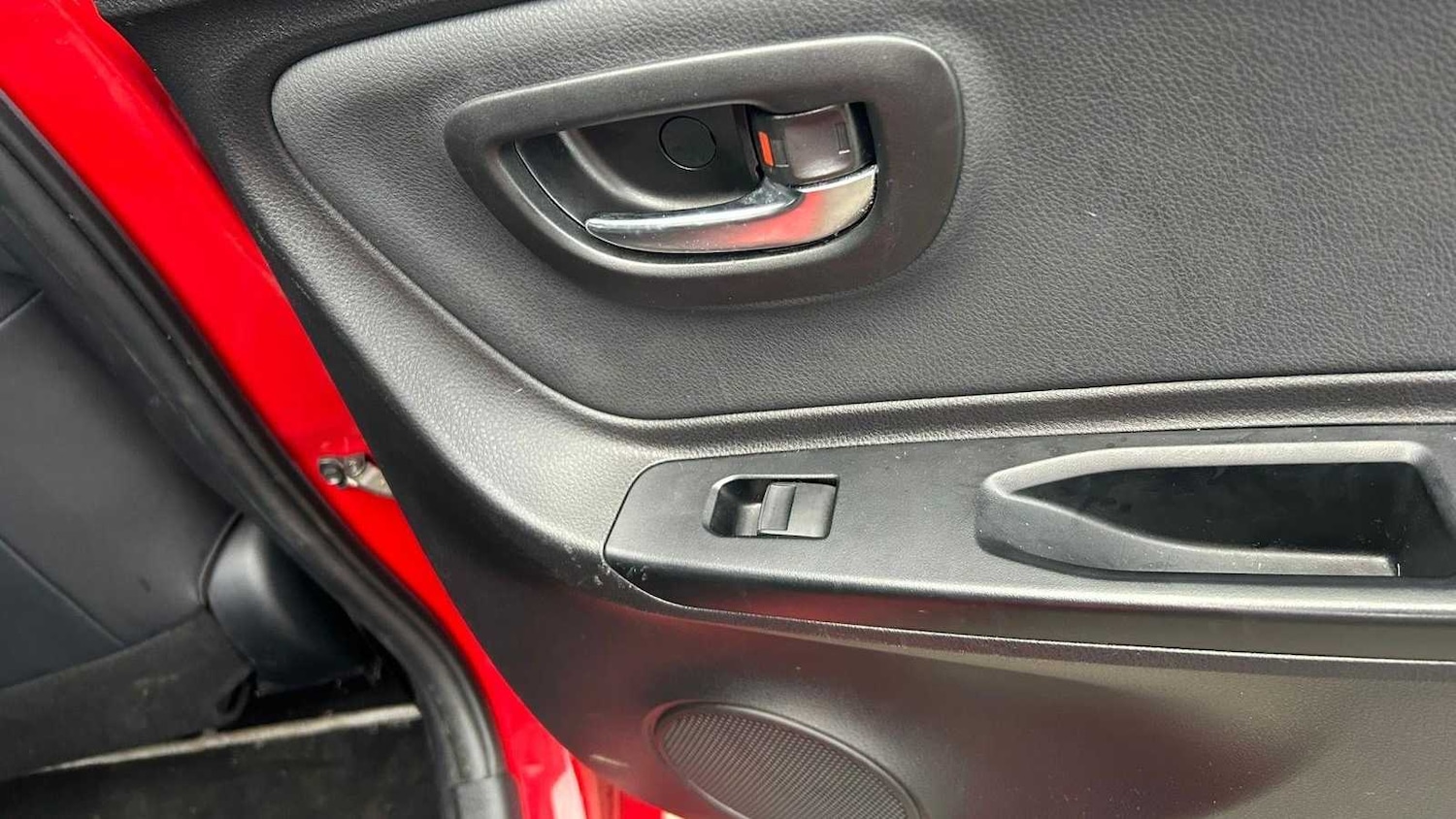 Used Toyota Yaris 2017 for sale - 77068625: Photo 8