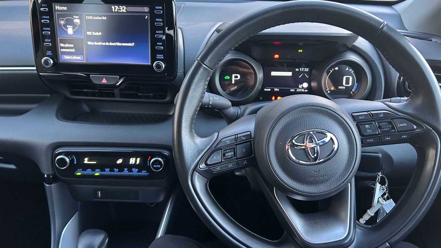 Used Toyota Yaris 2022 for sale - 76401443: Photo 26