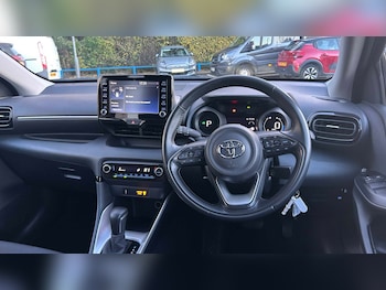 Used Toyota Yaris 2022 for sale - 76401443: Photo