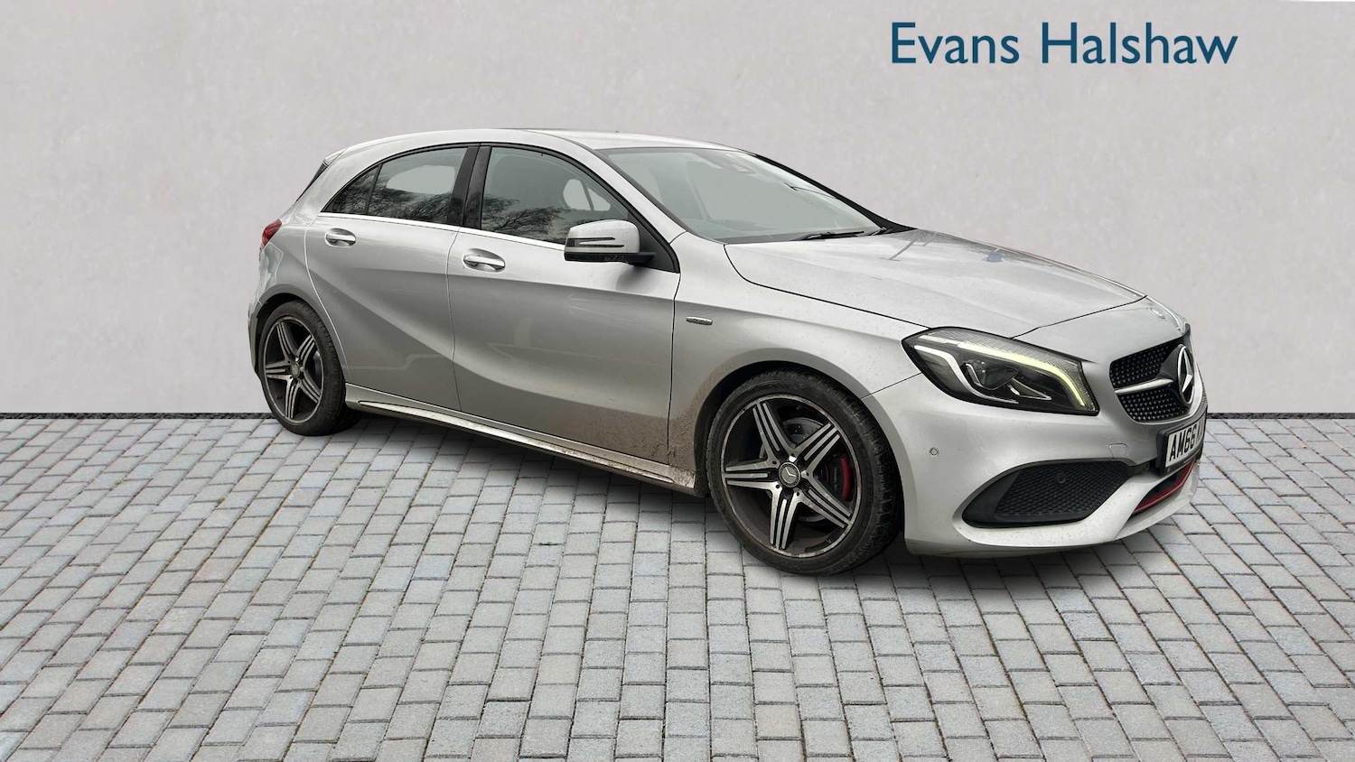 Used Mercedes-Benz A-Class 2016 for sale - 76943483: Photo 2