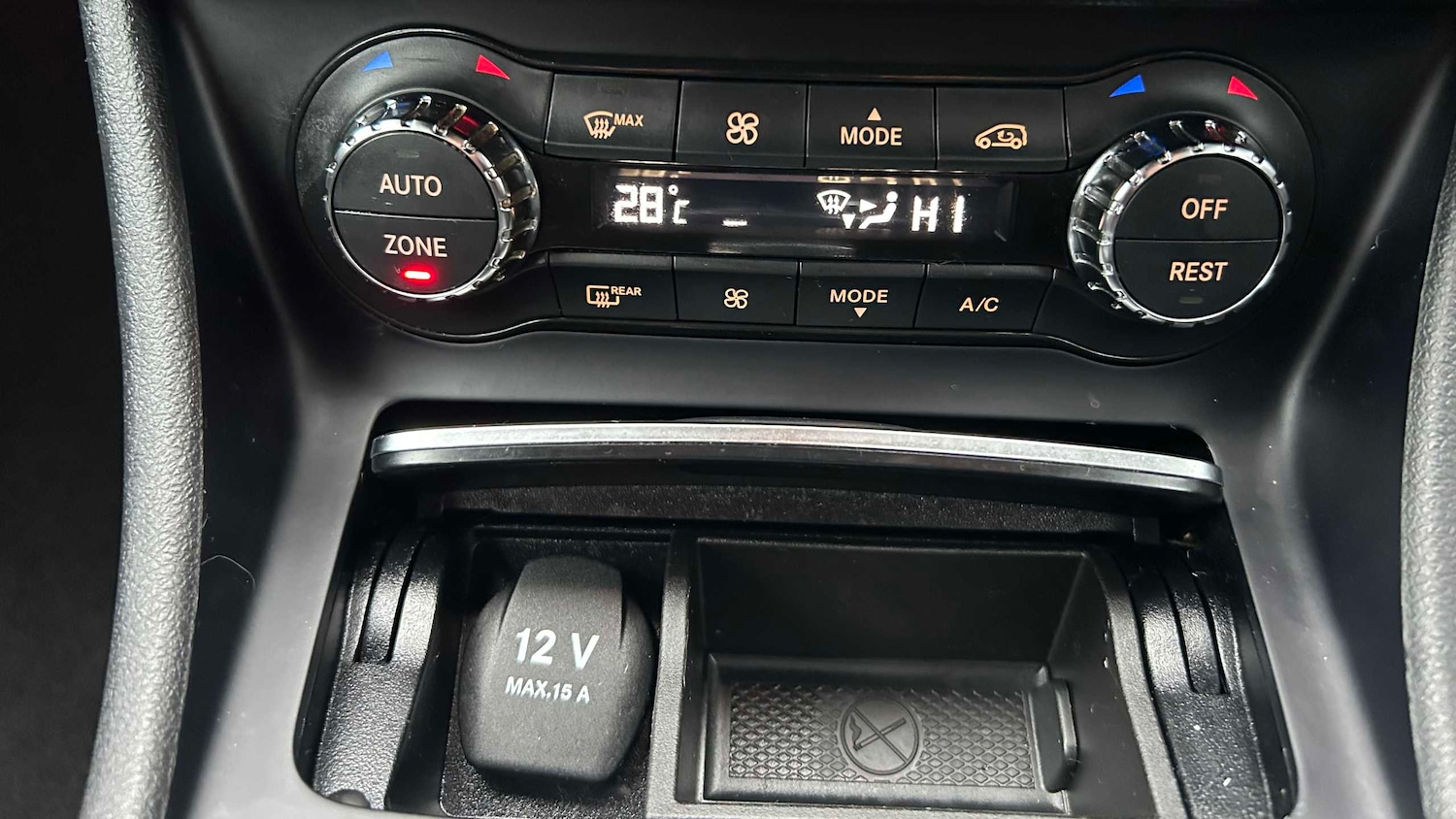 Used Mercedes-Benz A-Class 2016 for sale - 76943483: Photo 30